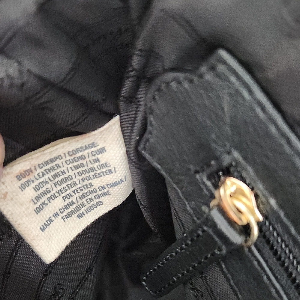 Tommy Bahama Black and Tan Crossbody Bag 100 Percent Leather - Picture 8 of 16